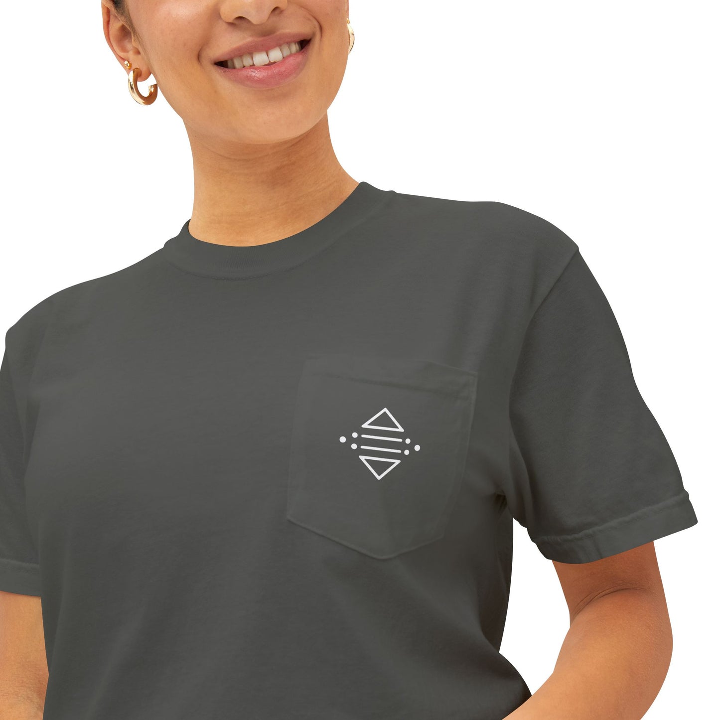 T-shirt à poche Bonorial — t-shirt teint en pièce à logo minimal